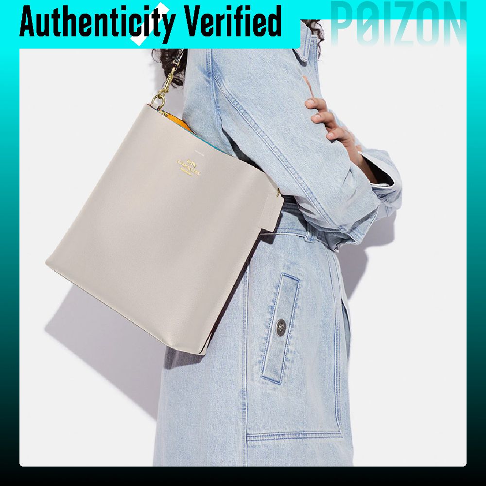 COACH Mollie Solid Color Leath - Chalk Bag recension och pris